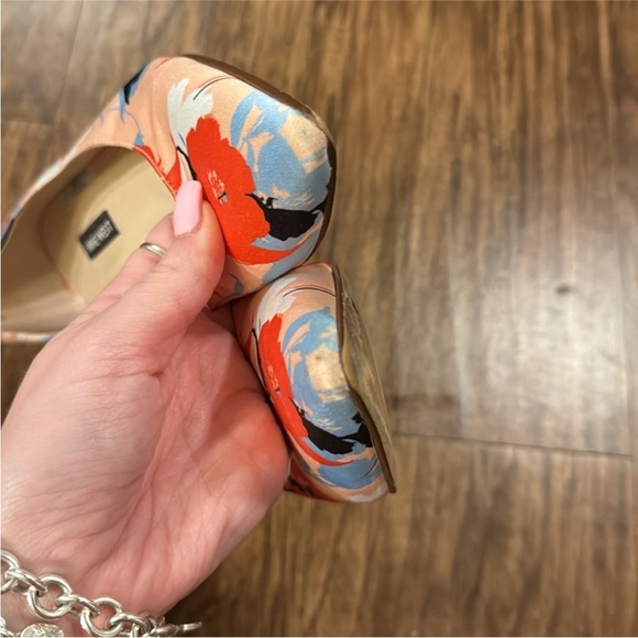 Nine West heels size 7.5 - Picture 3 of 4